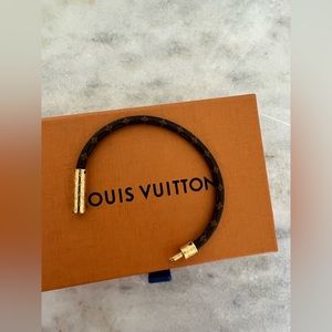 LV Confidential bracelet size 17